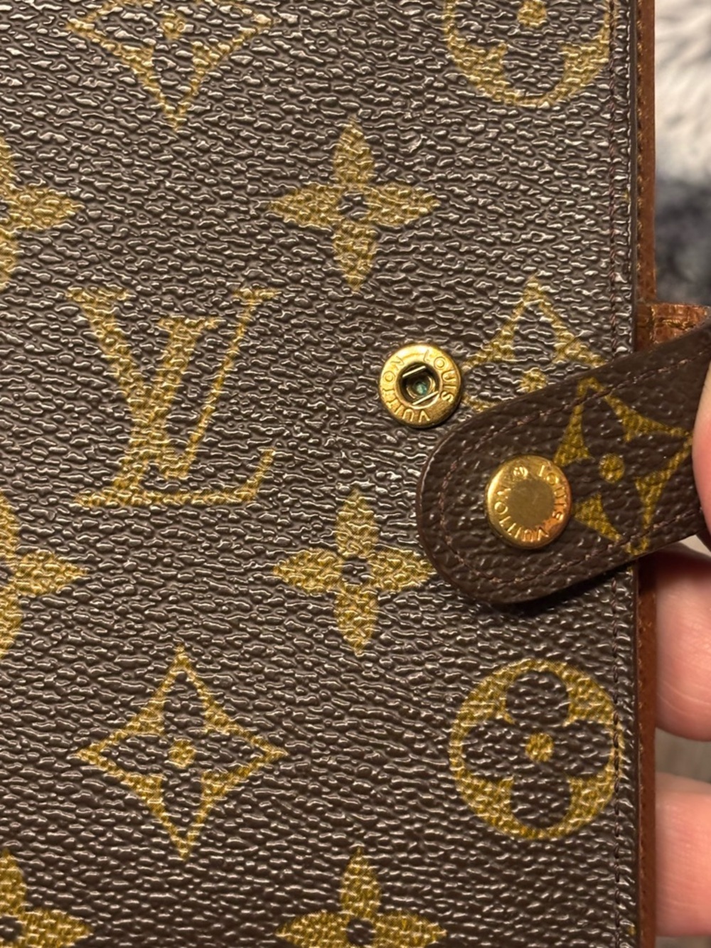 Louis Vuitton Classic Monogram PM Agenda Cover - Picture 9 of 12